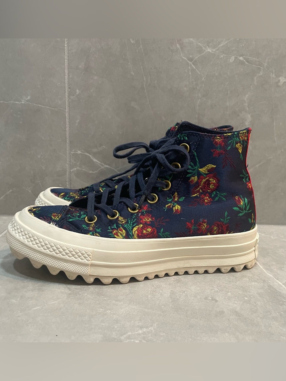 Converse Chuck Taylor All Star Obsidian Floral High-Top Platform Sneakers Size 6 - Picture 4 of 9